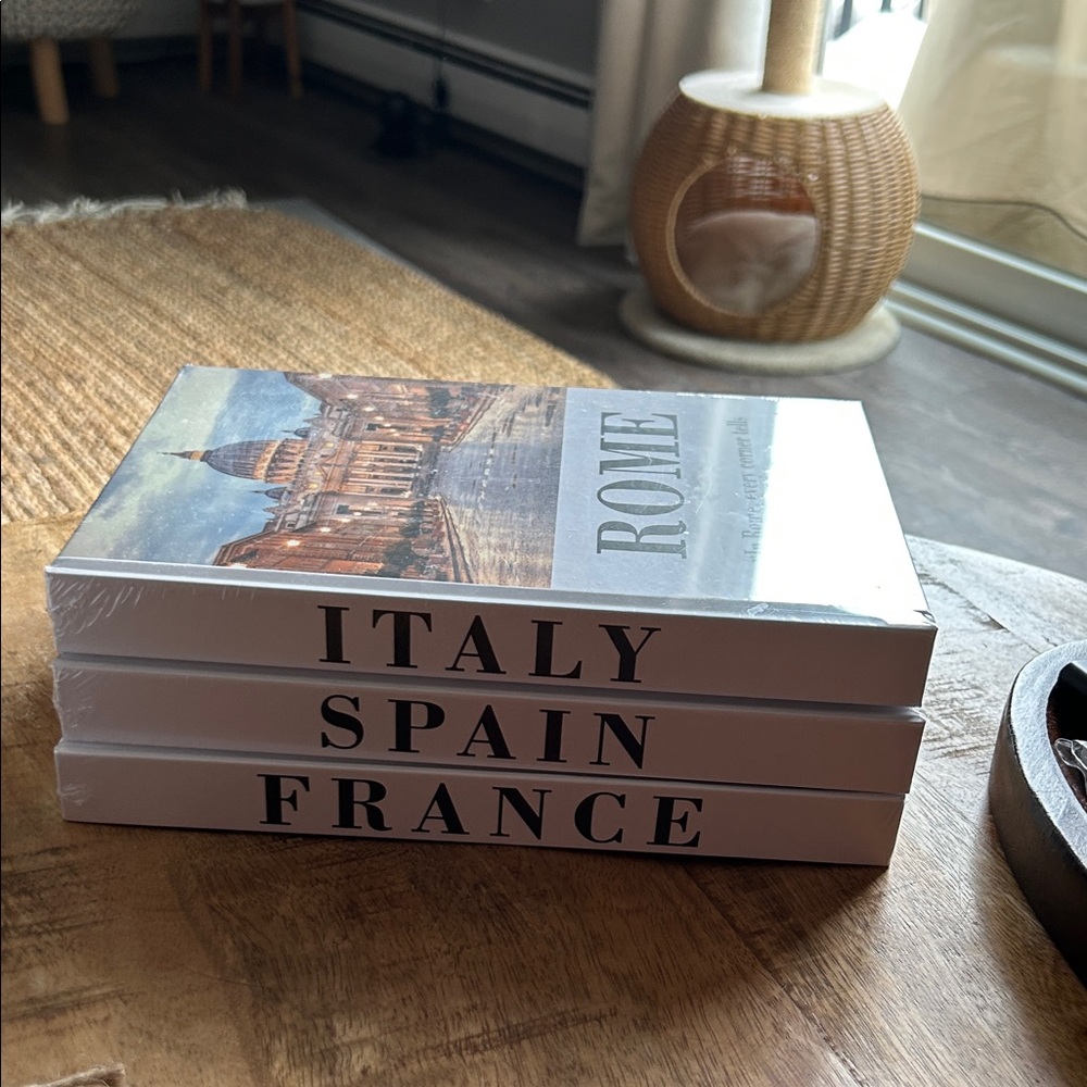 NEW: Coffee Table Books (300 pages): Italy, Spain, France